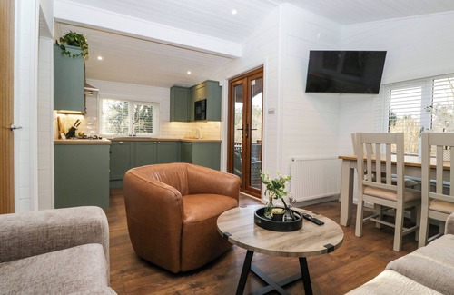 Troutbeck Bridge Cottage | ESK PIKE, family friendly, with pool in Windermere