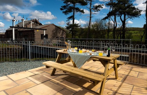 Holmrook House | Esk Pullman Carriage
