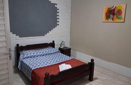 Centro House | Espaço básico e funcional, com 2 ambientes, sem fogão, Zona Nobre, estacionamento coberto