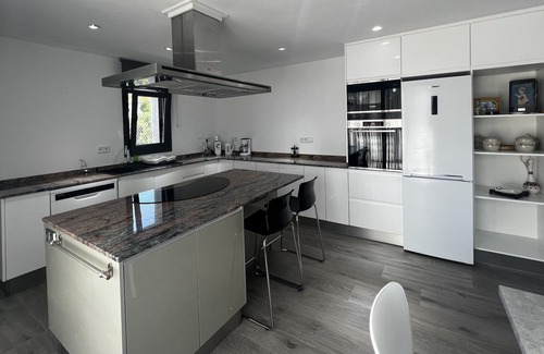 Caserio De Ca'n Rosell Apartment | Espaciosa Casa Entre Viñedos Cerca de Barcelona y de las Playas de Sitges