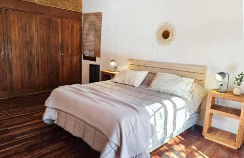 Chacras de Coria House | Espaciosa y cálida en medio de gran parque