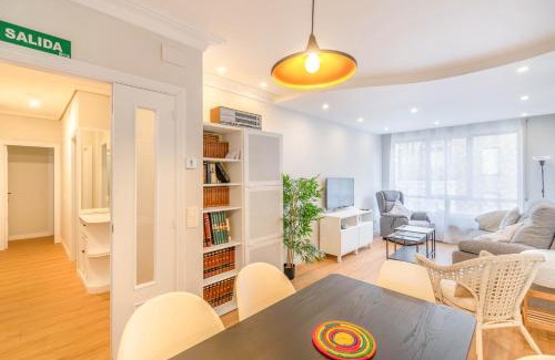 Echavacoiz Apartment | Espacioso y cómodo apartamento en Pamplona