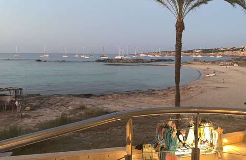 Es Pujols Apartment | Espardell: beachfront apartment on the seafront of Es Pujols
