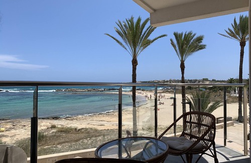 Es Pujols Apartment | Espardell: beachfront apartment on the seafront of Es Pujols