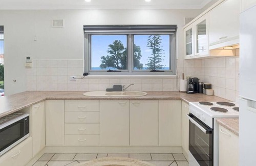 Henley Beach South Apartment | Esplanade Beachfront Bliss