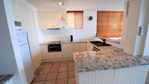 Caloundra Apartment | Esplanade View Unit 3 Wollombi