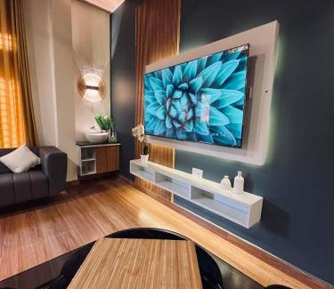 Sualkuchi Apartment | Espresso