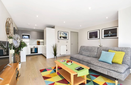 West Ealing Apartment | Esquire One Bed Balcony Apartment in Ealing, London