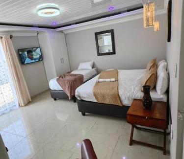 Parow House | Essential Lodge23