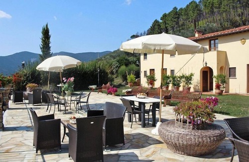 Buti Apartment | Estate in Monte Serra with Pool & Olive Trees