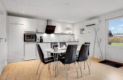 Fej House | "Esther" - 700m from the sea by Interhome