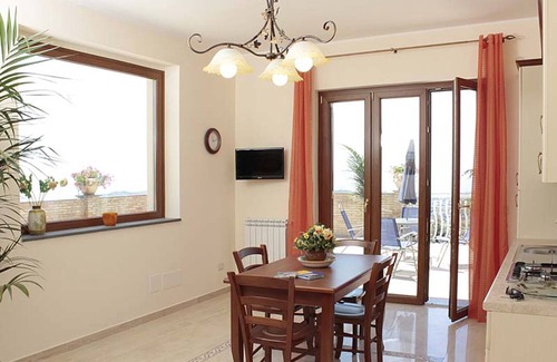 Trecastagni House | Etna Royal View - Two-room apartment with panoramic view-CIR 19087050B400901