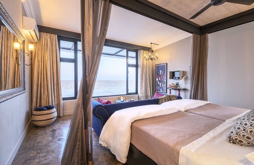 Omuthiya Cabin | Etosha King Nehale