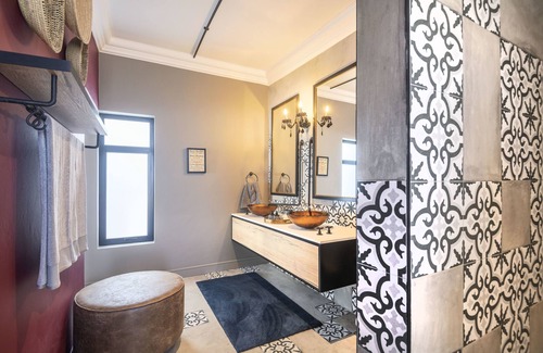 Omuthiya Cabin | Etosha King Nehale