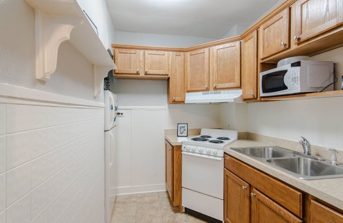 Lower Greenville Apartment | etro Theme PAC-MAN APT w/SuperNES + Free Parking