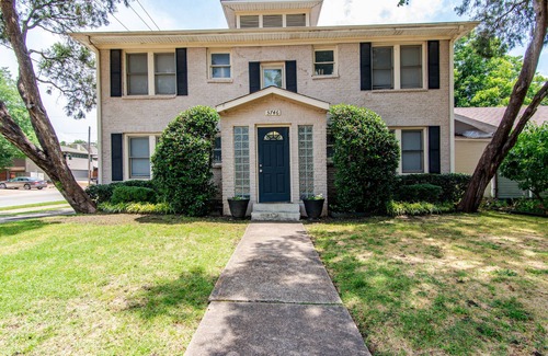 Lower Greenville Apartment | etro Theme PAC-MAN APT w/SuperNES + Free Parking