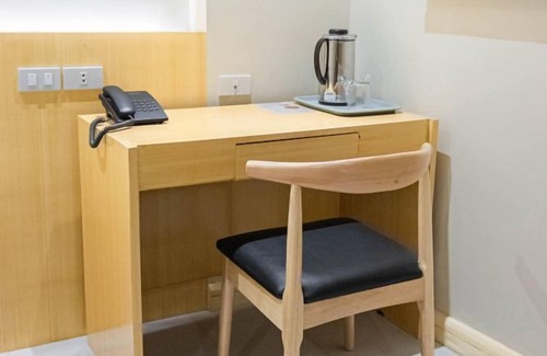 Downtown Tacloban Apartment | Etsu Hotel Spacious Studio. Your Perfect Escape