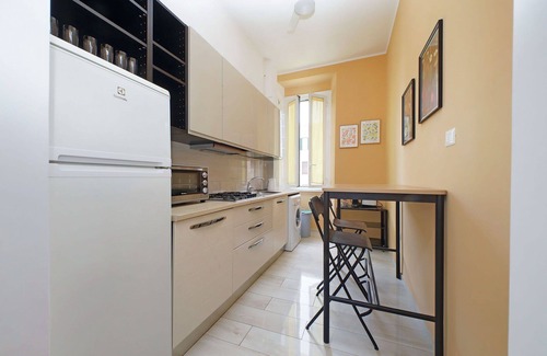 Gianicolense Apartment | Ettore Rolli In Trastevere, Modern 3 Br Apartment By Halldis