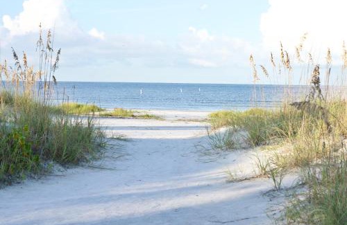 Fort Myers Beach House | Eucalyptus C by Sun Palace Vacations