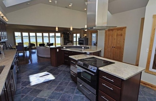 Chincoteague House | Eureka! on Deep Hole Creek - Waterfront! Sleeps 16