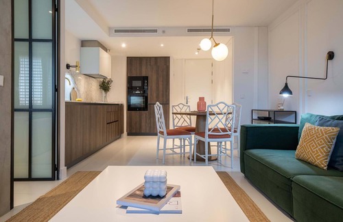 Castillejos Apartment | Eurobuilding 2 - Stylish accommodation in Castellana/Bernabéu by SharingCo