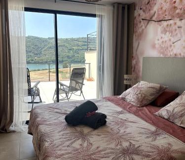 Saint-Vallier Apartment | Evasion au Bord du Rhône