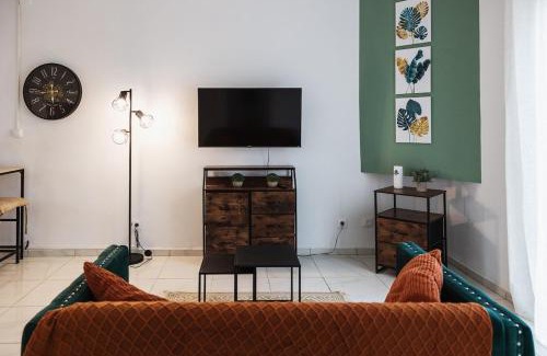Saint-Quentin Apartment | Evasion Prestige - Suite Spa, Sauna & Patio