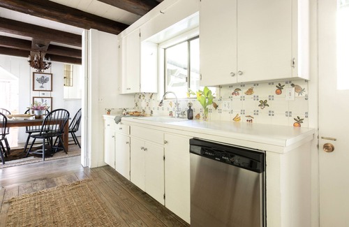 Tahoe City Cabin | Everett by AvantStay | 5mins to Palisades Tahoe! w/HOT TUB