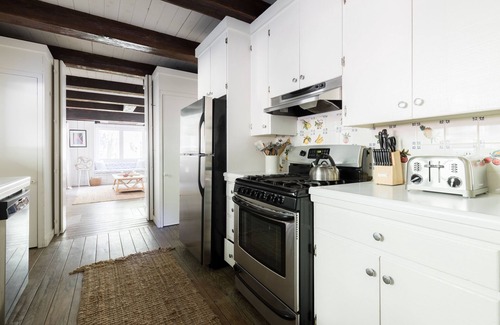 Tahoe City Cabin | Everett by AvantStay | 5mins to Palisades Tahoe! w/HOT TUB