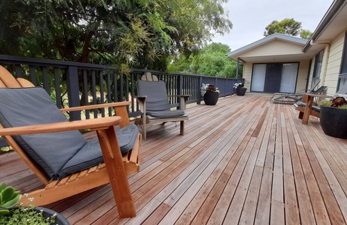 Venus Bay House | Evergreen - spacious family retreat, so close to shops and beaches.