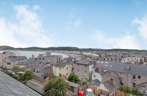 Llandudno Cottage | EVERSLEY, pet friendly, luxury holiday cottage in Llandudno