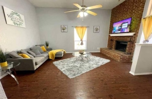 Arlington House | Every Event's Steps Away! Enjoy easy access 2 Arlington’s Entertainment District