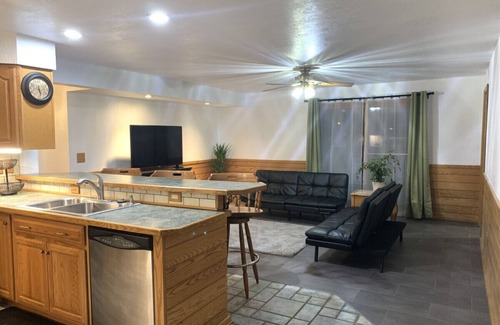Tomahawk Cabin | Every Room with a Beautiful View of The Wisconsin River *