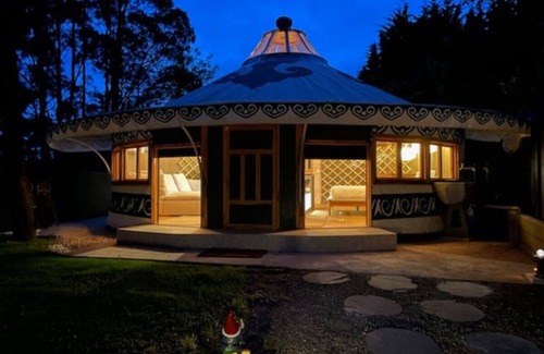 Warburton RV Rental | "Everybody Yurt's" - Hot Tub with Views