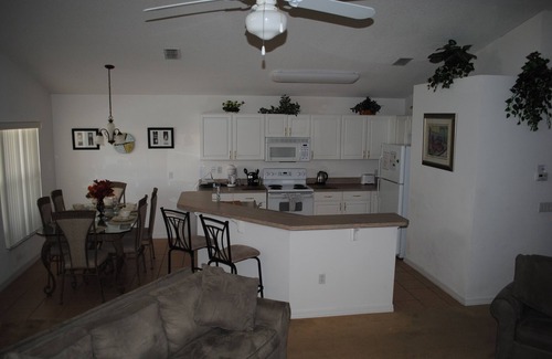 Highgate Park House | Everything Needed For A Great Holiday. Luxury/Gated 4 Bedroom,3 Bath,Near Disney