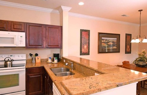 Four Corners Apartment | Everything You Need For The Perfect Vacation! Free Parking, Pool, Pet-friendly