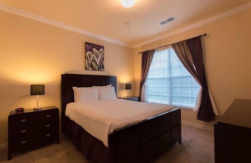 Four Corners Apartment | Everything You Need For The Perfect Vacation! Free Parking, Pool, Pet-friendly