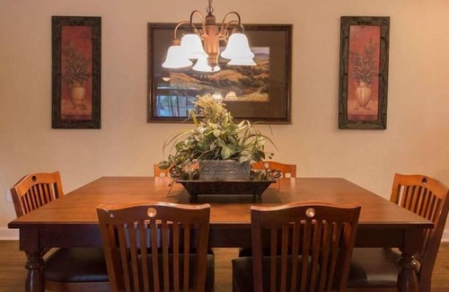 Four Corners Apartment | Everything You Need For The Perfect Vacation! Free Parking, Pets Allowed, Pool