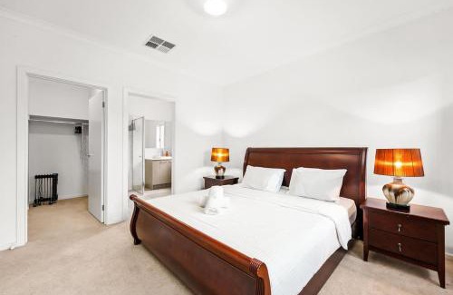 Clyde House | Everything You Need - Family Retreat in Clyde
