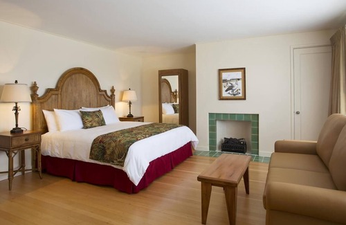 Volcano Hotel | Everything You Need For The Perfect Vacation! King Unit, Free Parking!