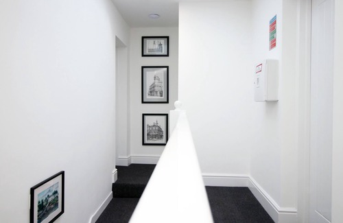 Newport Apartment | Eveswell Studios | Comfort | Studio 8