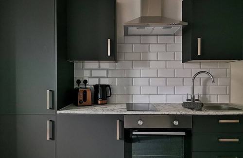 Newport Apartment | Eveswell Studios | Premium | Studio 3