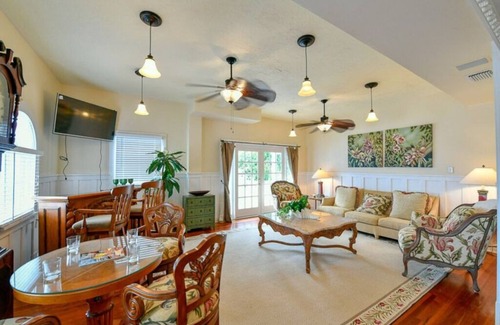 Stuart Apartment | EVINRUDE SUITE AT OLD COLORADO INN