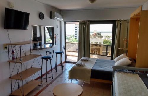 Parana Apartment | Excelente departamento, a metros del Shopping Paso del Paraná, vista al río Paraná, cochera techada privada - silencio - ideal para descansar - barrio residencial - Cámaras de seguridad 24hs - unidad Monitoreada