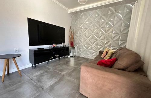 Xangri-La House | Excelente localização a metros do mar e próximo a todos os recursos