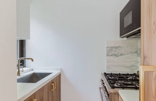 Turtle Bay Apartment | Excellent Midtown E Studio w/Doorman & W/D, nr E River, by Blueground