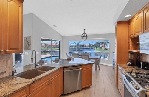 Charlotte Harbor House | 🥇 Exceptional 3bd home with private salt water pool (CH980)