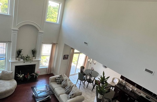 High Point House | 🍀 Exceptional Fully Equipped Spacious Home 1 King & 2 Queen BRs