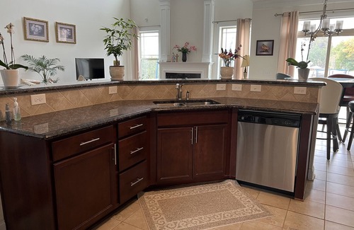 High Point House | 🍀 Exceptional Fully Equipped Spacious Home 1 King & 2 Queen BRs