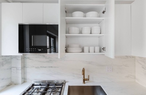 Turtle Bay Apartment | Exceptional Midtown E Studio w/Elev & W/D, near River, by Blueground